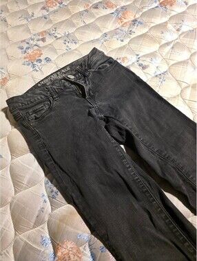 American Eagle Women’s Size 00 BLACK Skinny Super Stretch Jeans AEO